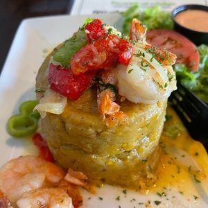 Meet your Posher, Ilia